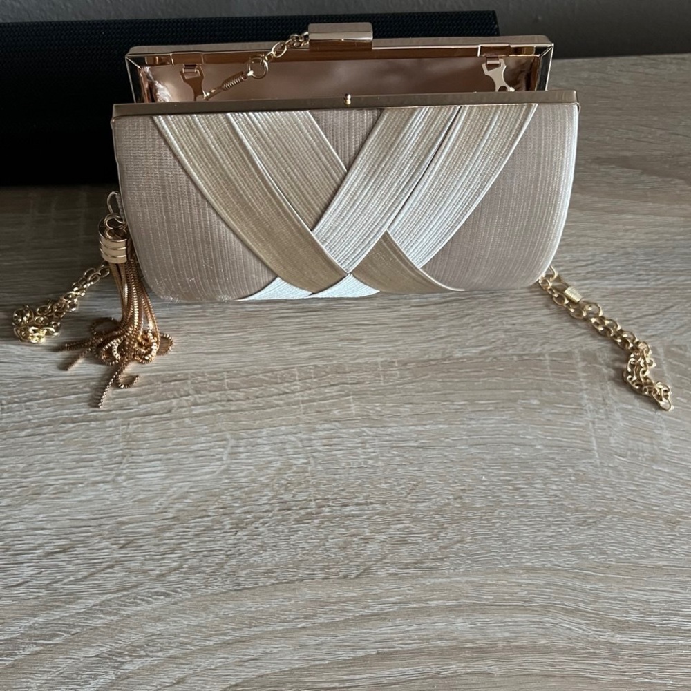 Elegant Gold Clutch Bag - Picture 7 of 8